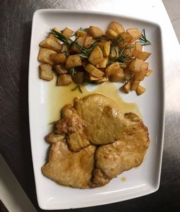 Scaloppine al vino bianco e patate al forno